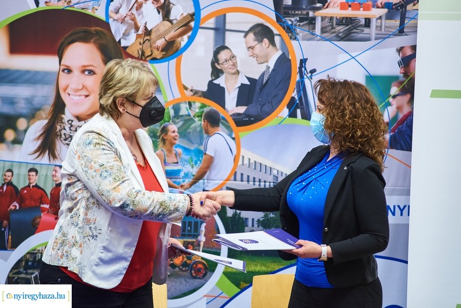 TIP aláírás az egyetemen