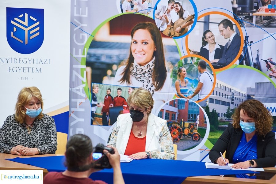 TIP aláírás az egyetemen