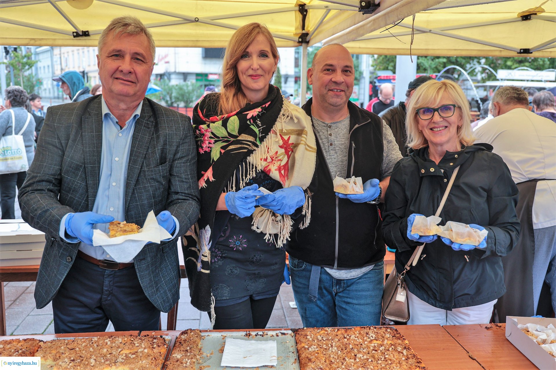 Tirpák lepény kóstolója  a Tirpák Fesztiválon