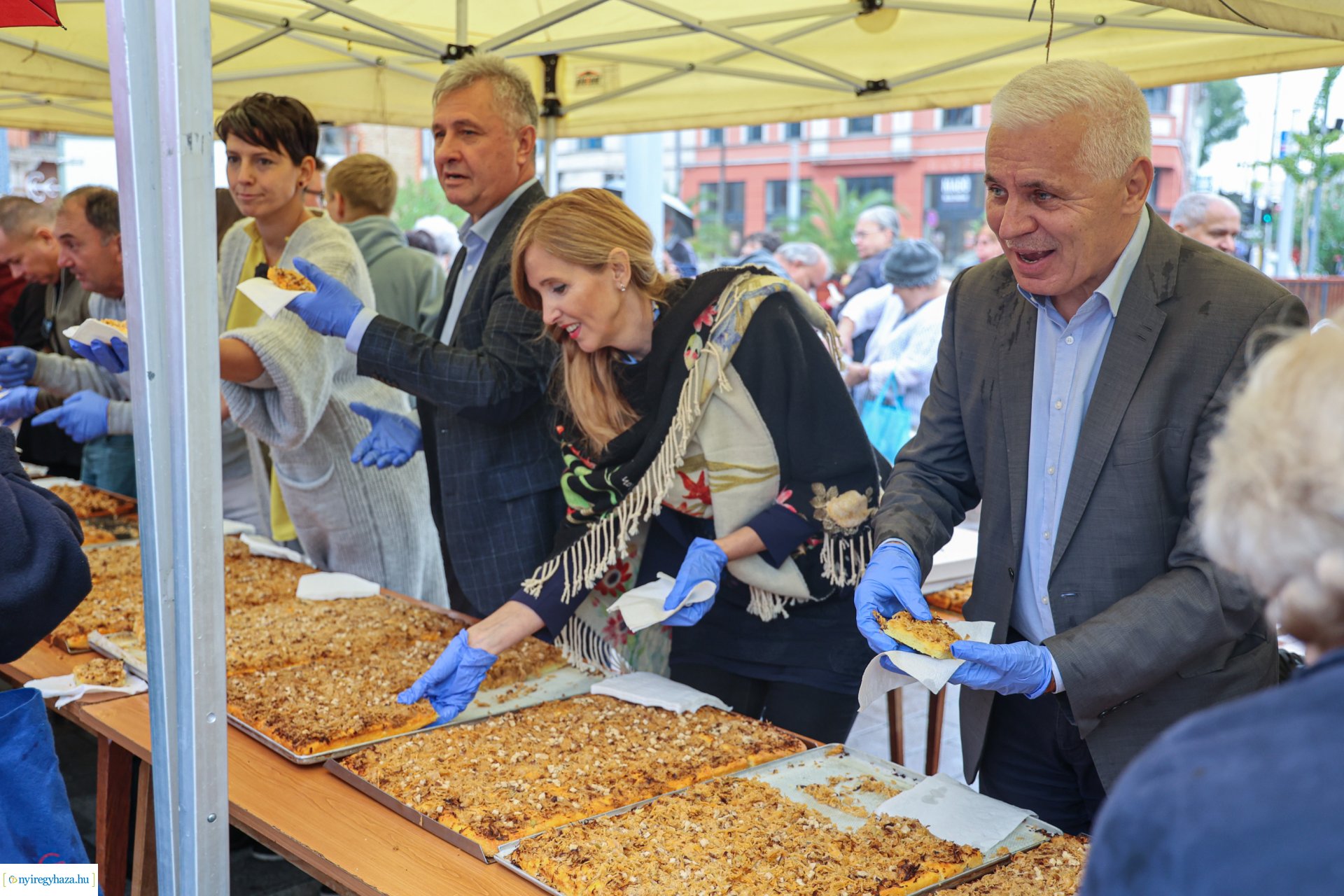 Tirpák lepény kóstolója  a Tirpák Fesztiválon