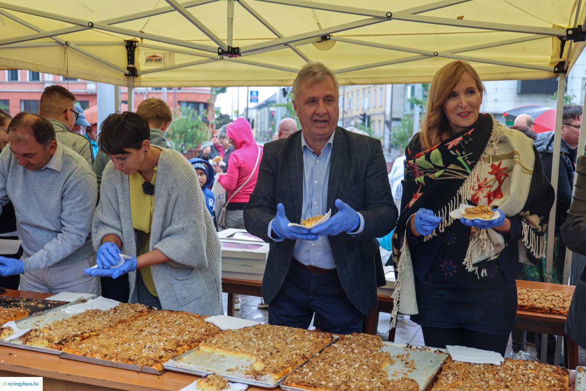 Tirpák lepény kóstolója  a Tirpák Fesztiválon