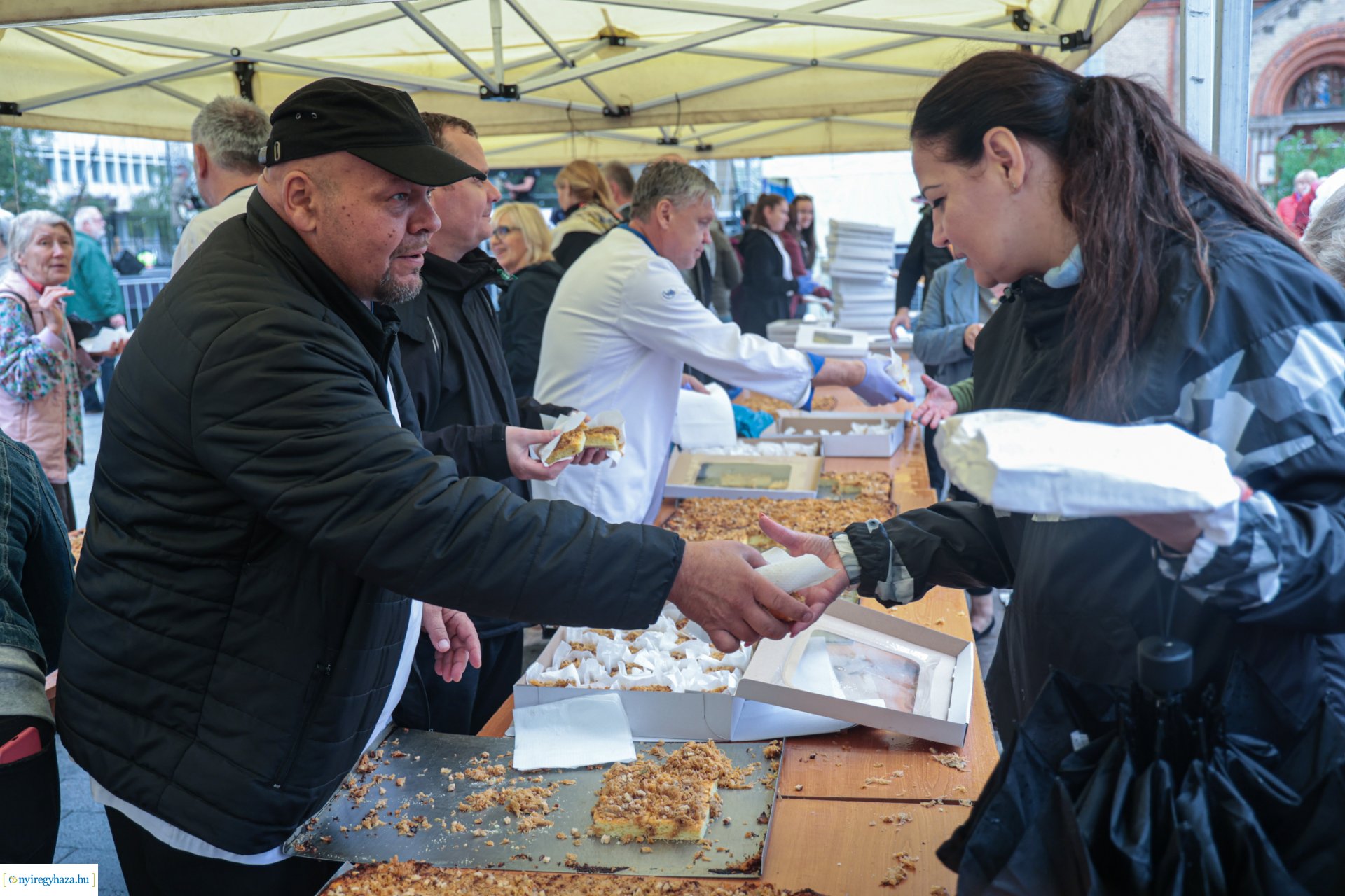 Tirpák lepény kóstolója  a Tirpák Fesztiválon
