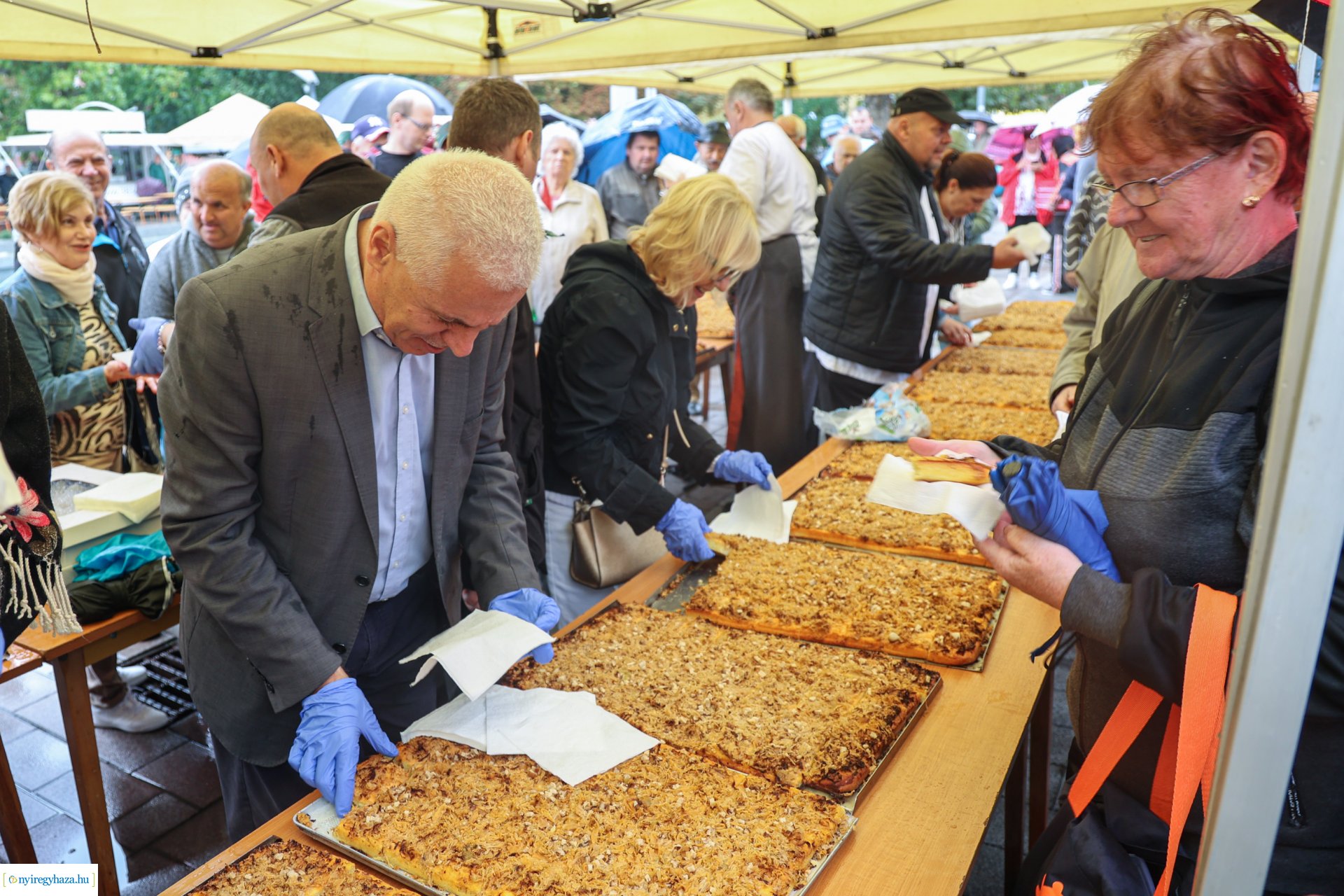 Tirpák lepény kóstolója  a Tirpák Fesztiválon