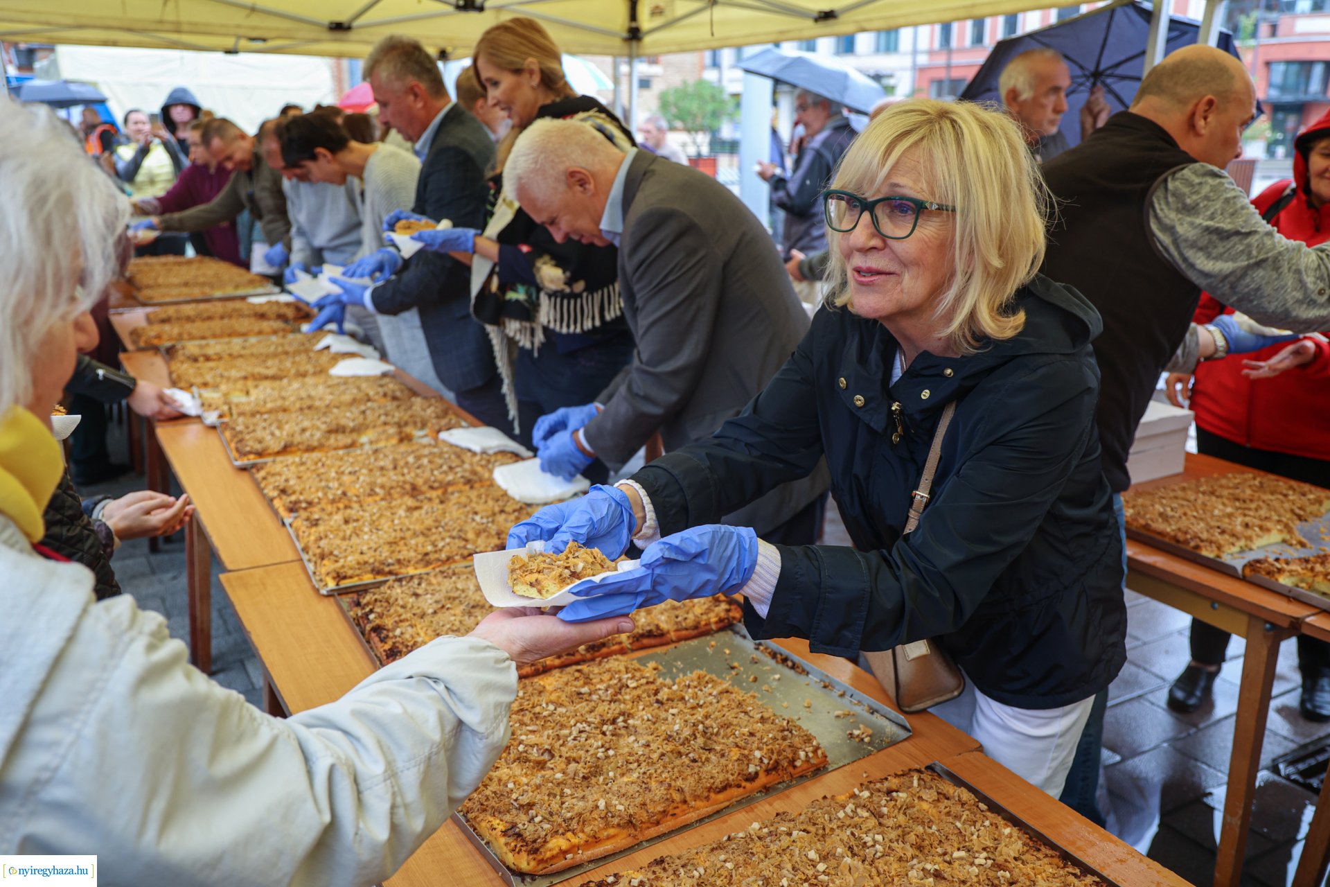 Tirpák lepény kóstolója  a Tirpák Fesztiválon
