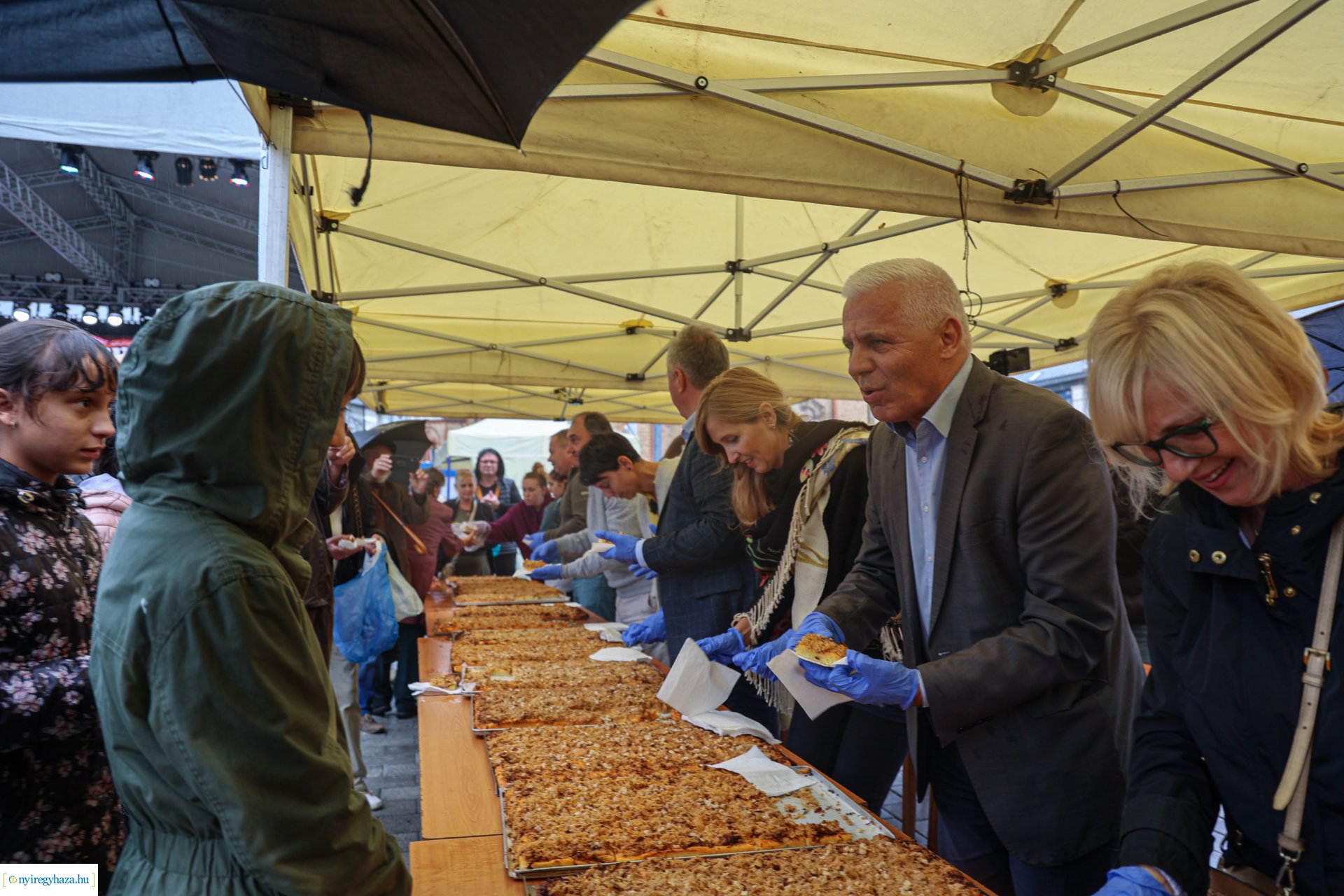 Tirpák lepény kóstolója  a Tirpák Fesztiválon