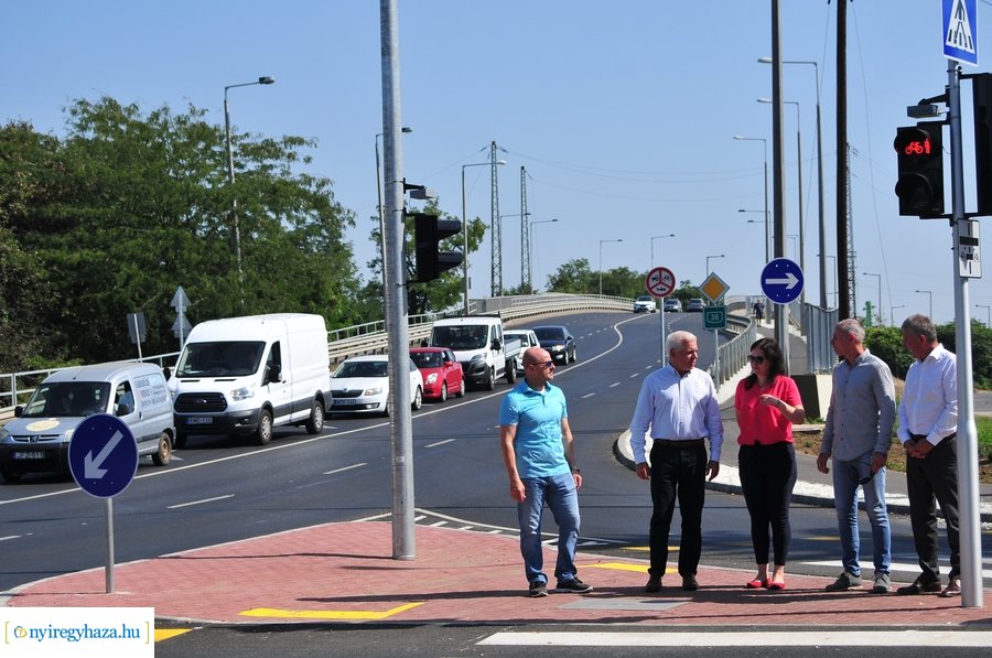 Tiszavasvári - Derkovits utca csomópont átadó