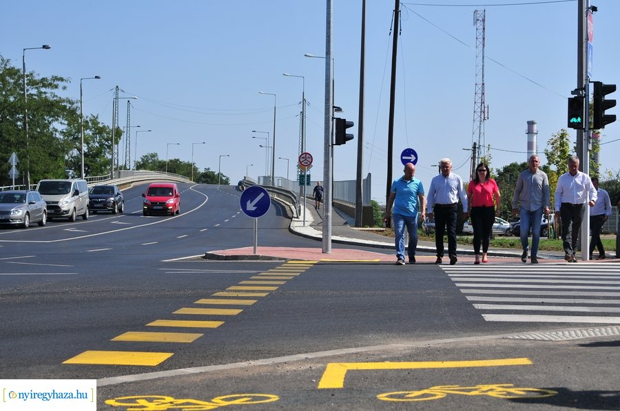 Tiszavasvári - Derkovits utca csomópont átadó