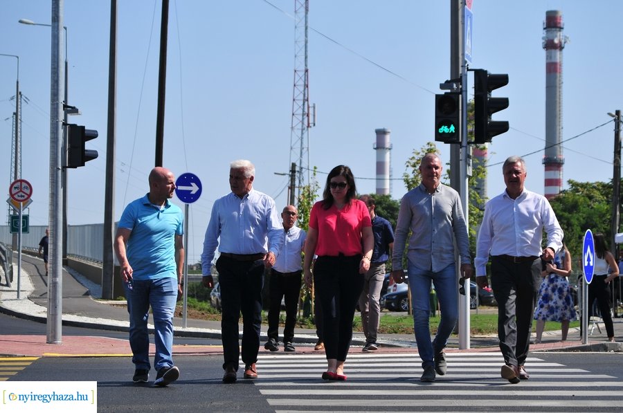 Tiszavasvári - Derkovits utca csomópont átadó