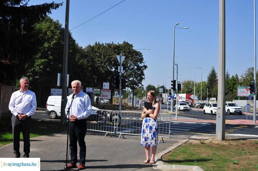 Tiszavasvári - Derkovits utca csomópont átadó