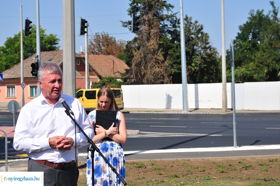 Tiszavasvári - Derkovits utca csomópont átadó