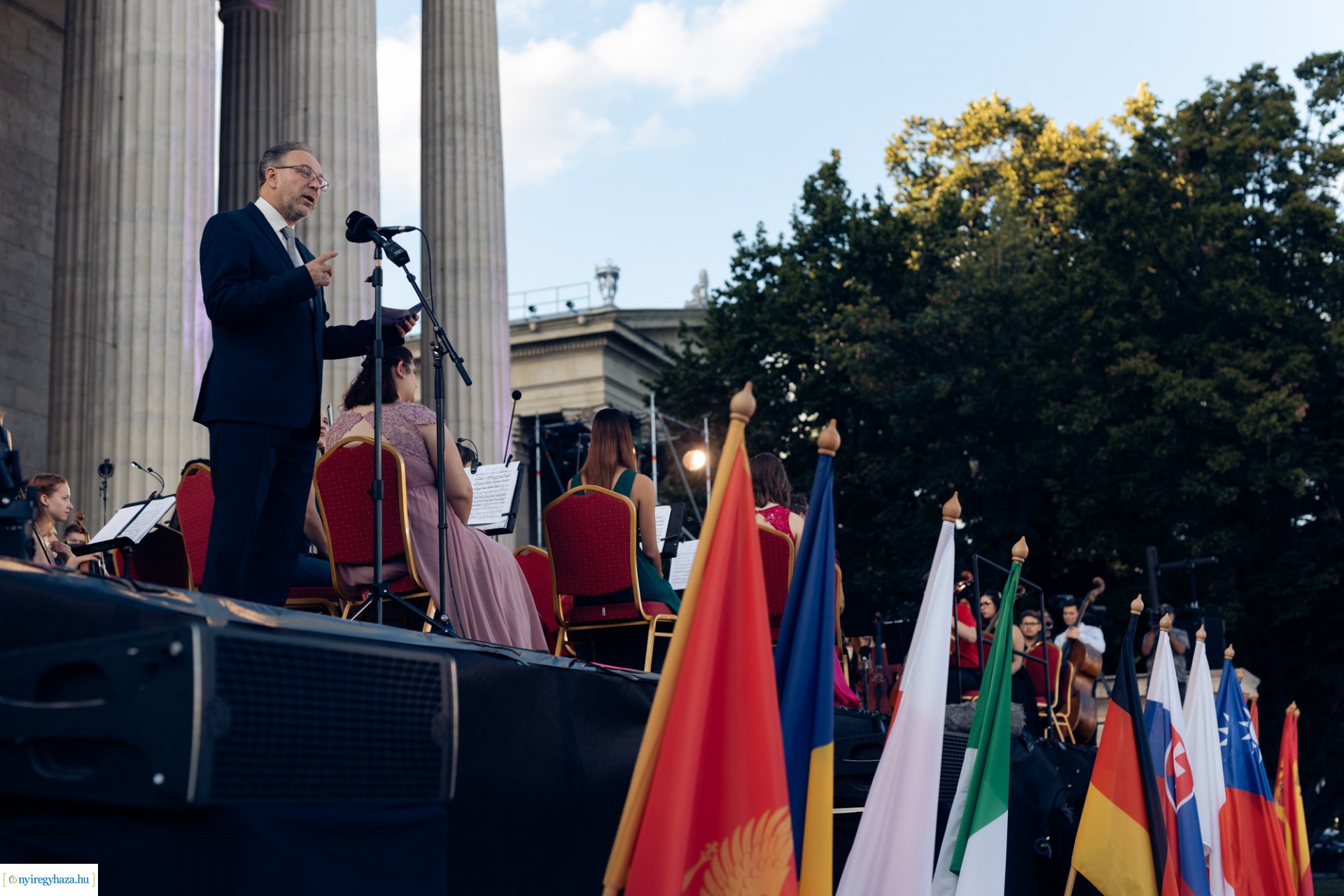 Tizenhat ország tehetségei mutatkoztak be 