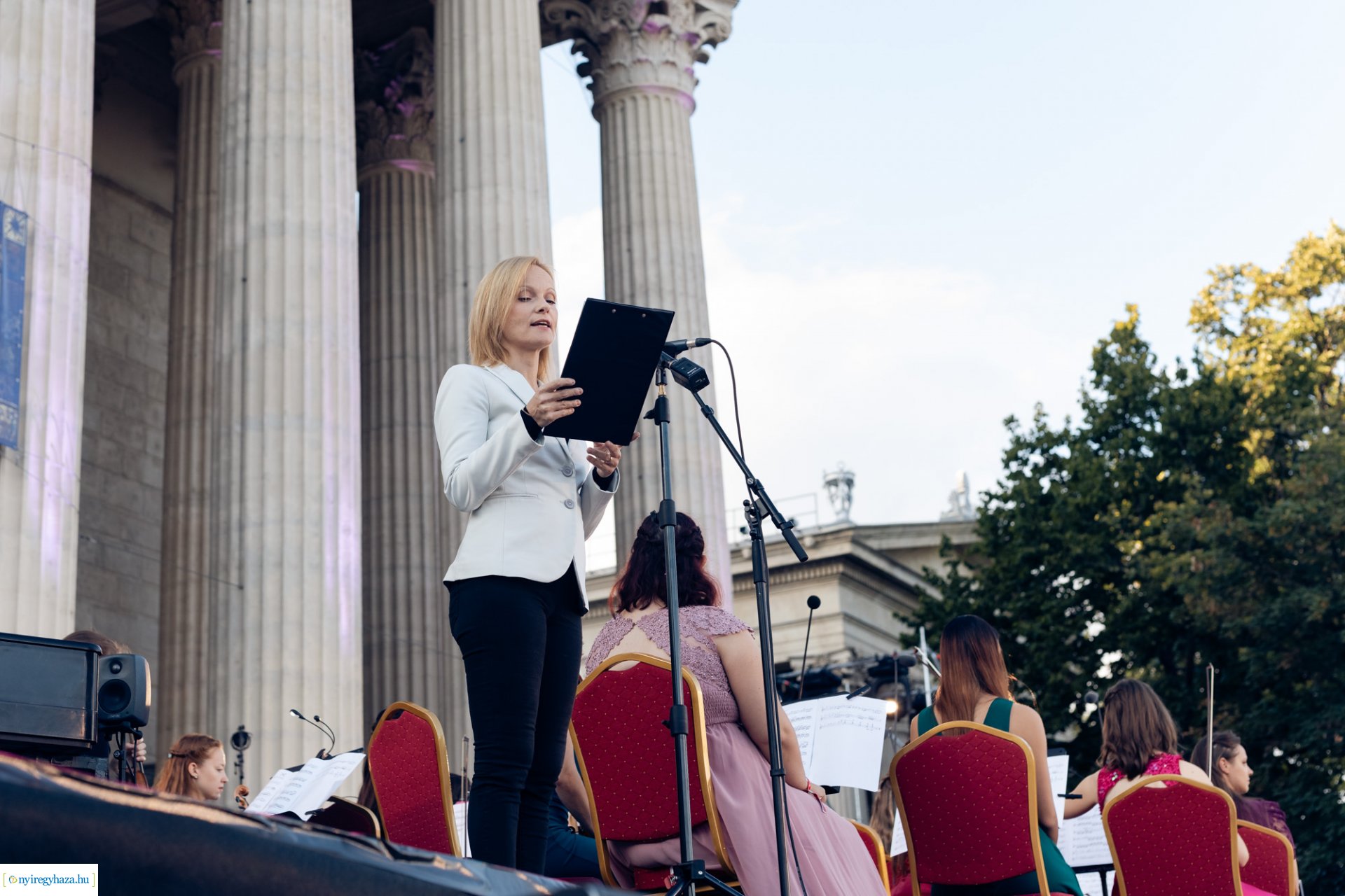 Tizenhat ország tehetségei mutatkoztak be 