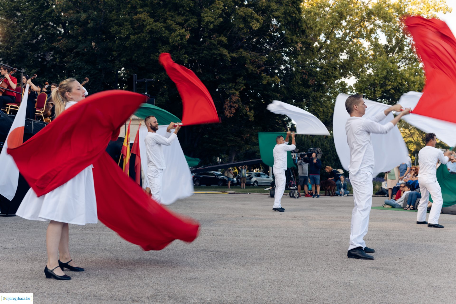 Tizenhat ország tehetségei mutatkoztak be 