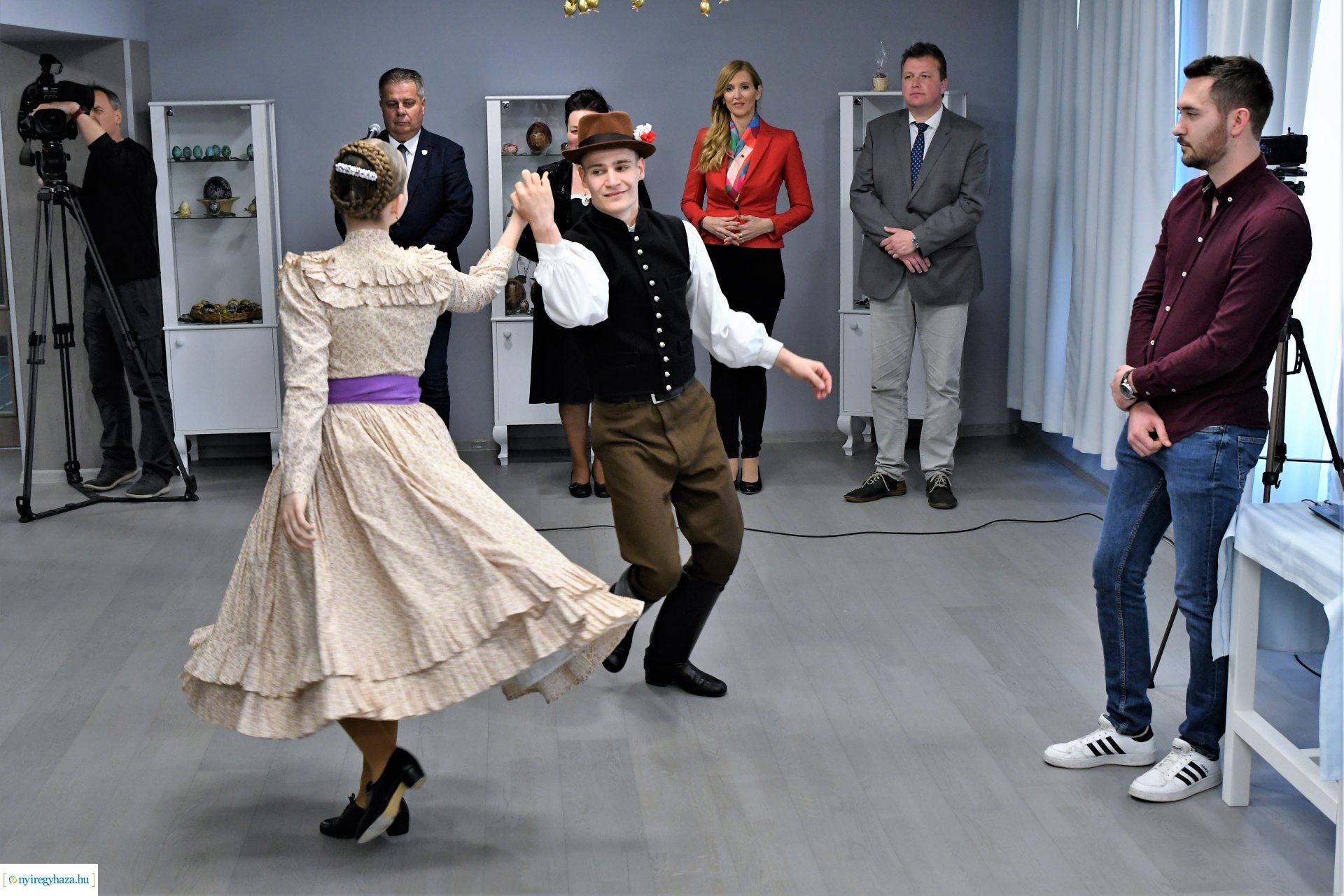 Tojásból lesz a csoda - kiállításmegnyitó a Kállay-házban