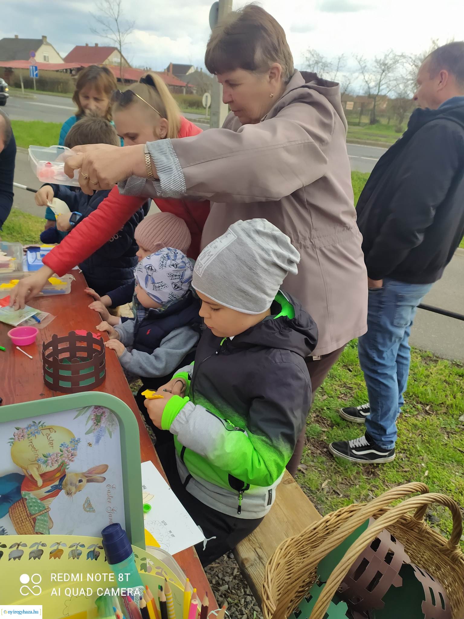 Tojásfa díszítés, nyuszisimogatás és kézműves foglalkozások az orosi húsvéti hangolódáson