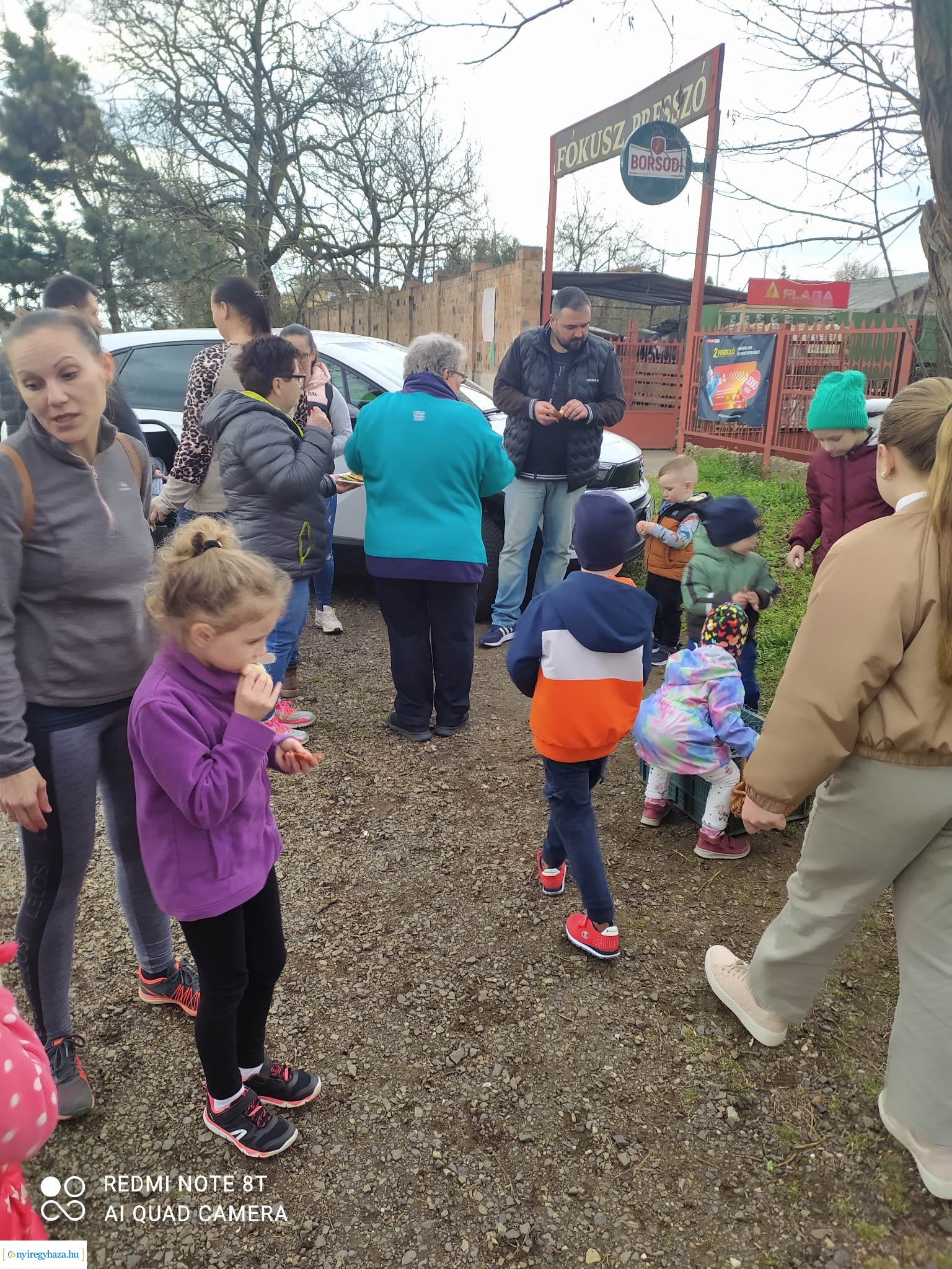 Tojásfa díszítés, nyuszisimogatás és kézműves foglalkozások az orosi húsvéti hangolódáson