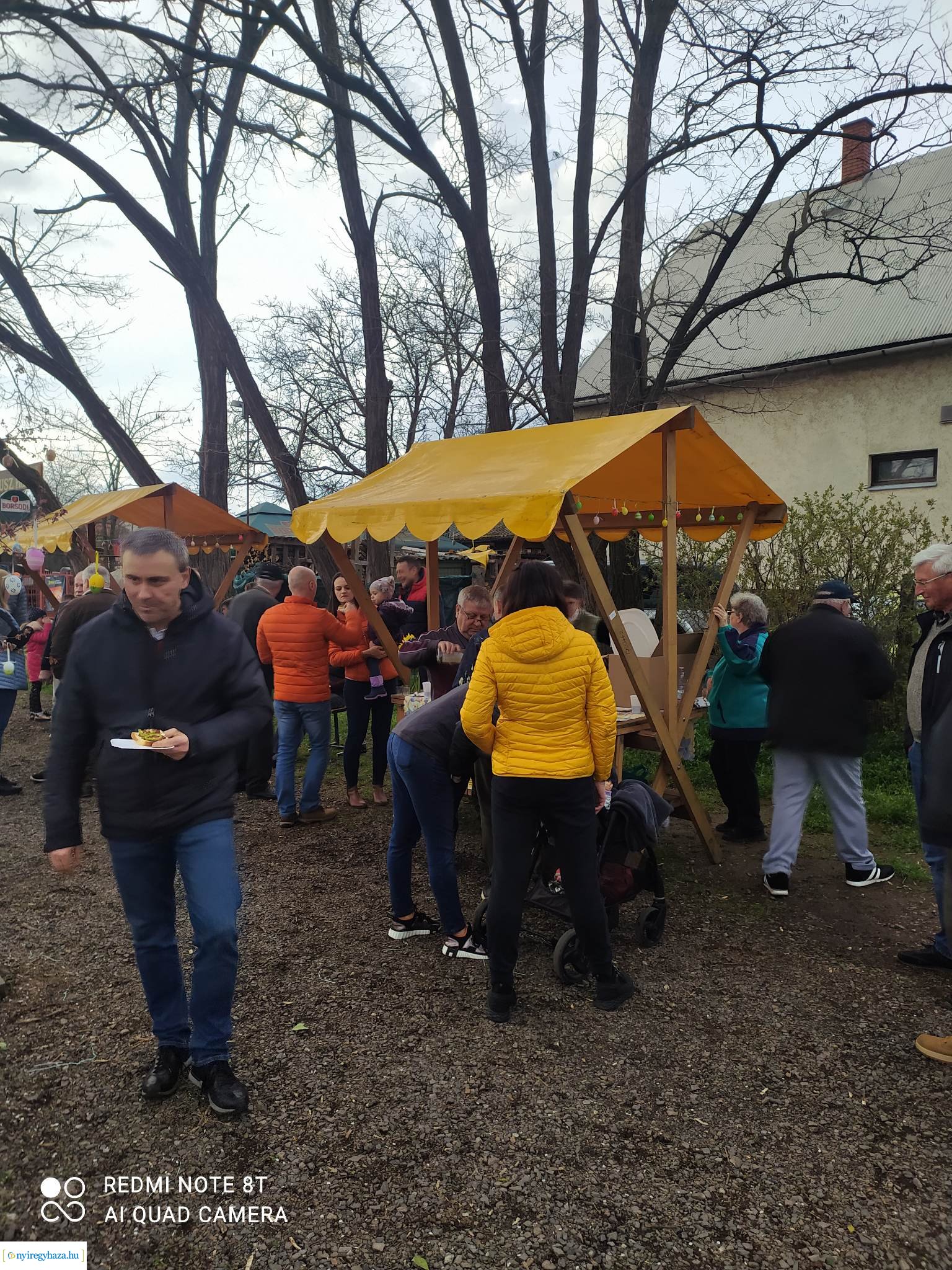 Tojásfa díszítés, nyuszisimogatás és kézműves foglalkozások az orosi húsvéti hangolódáson