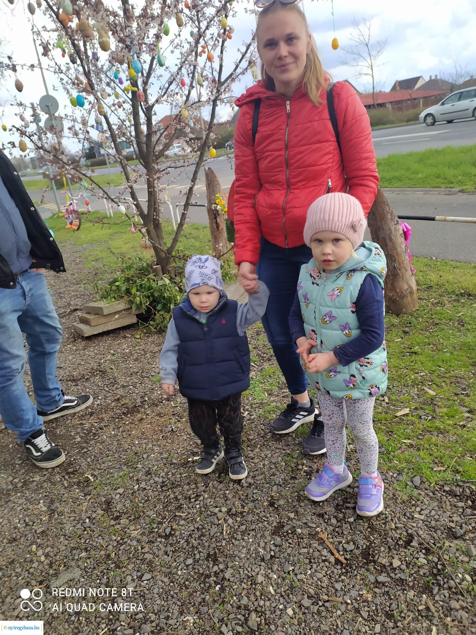 Tojásfa díszítés, nyuszisimogatás és kézműves foglalkozások az orosi húsvéti hangolódáson