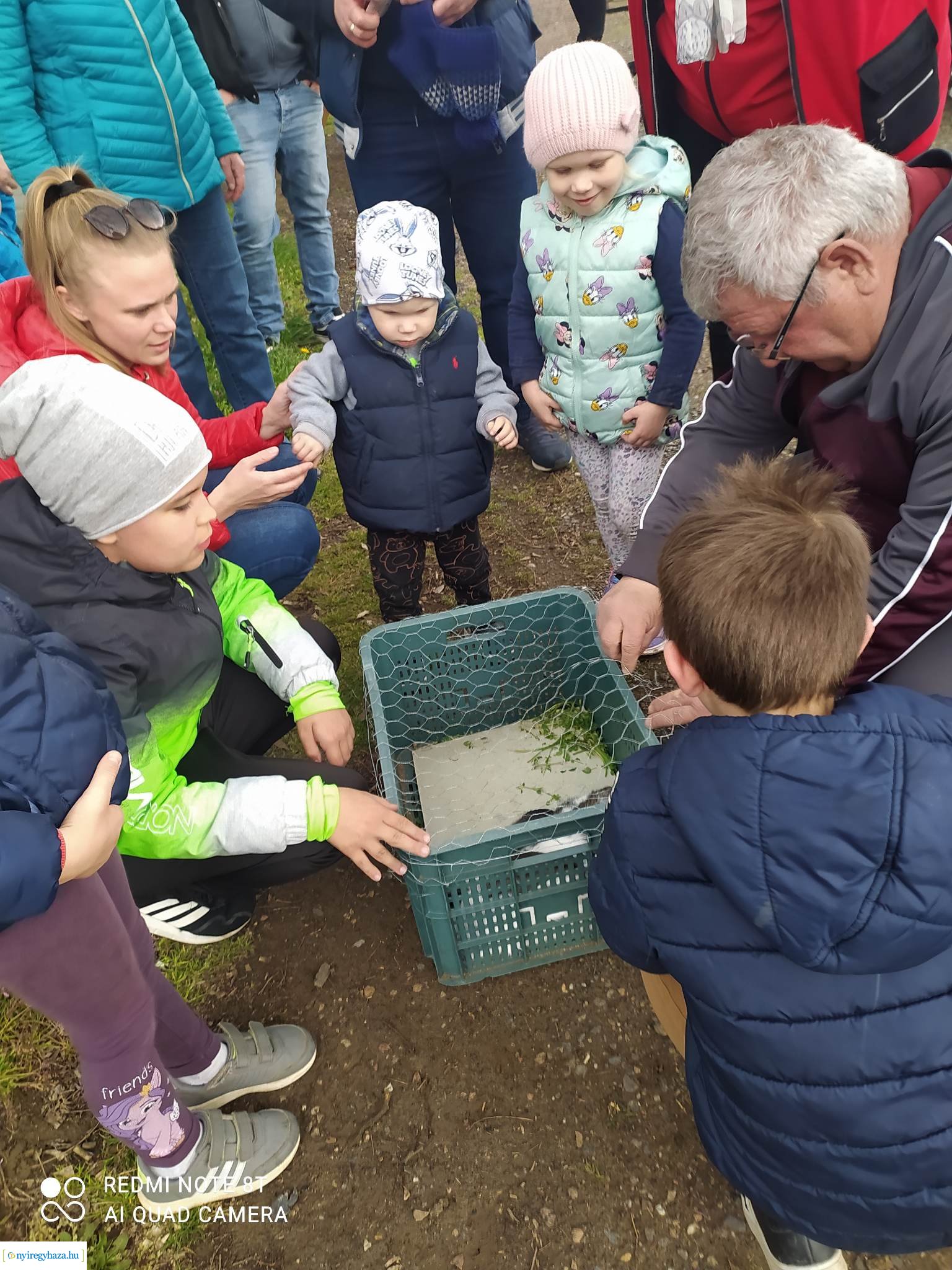 Tojásfa díszítés, nyuszisimogatás és kézműves foglalkozások az orosi húsvéti hangolódáson