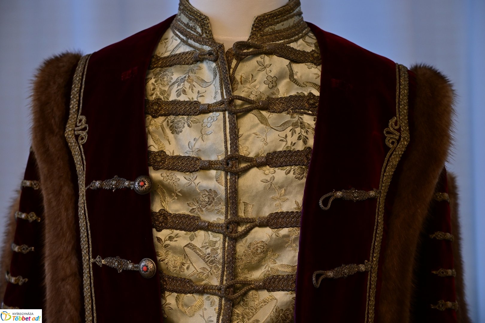 Tokaji Művésztelep kiállításának beharangozója a Kállay Házban 2025