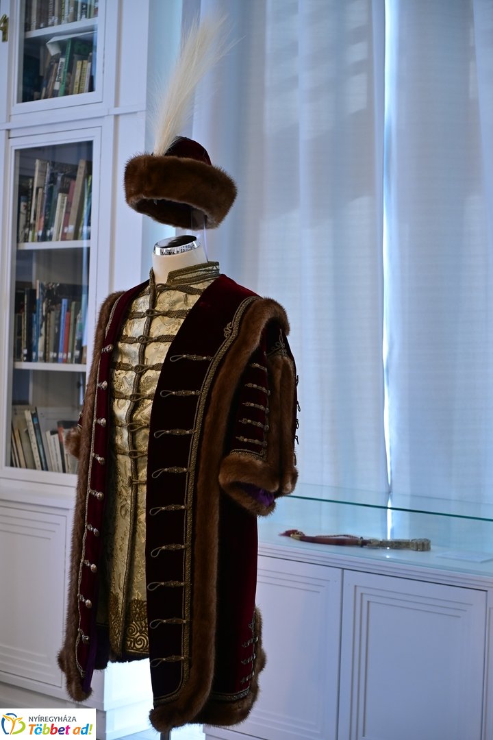 Tokaji Művésztelep kiállításának beharangozója a Kállay Házban 2025