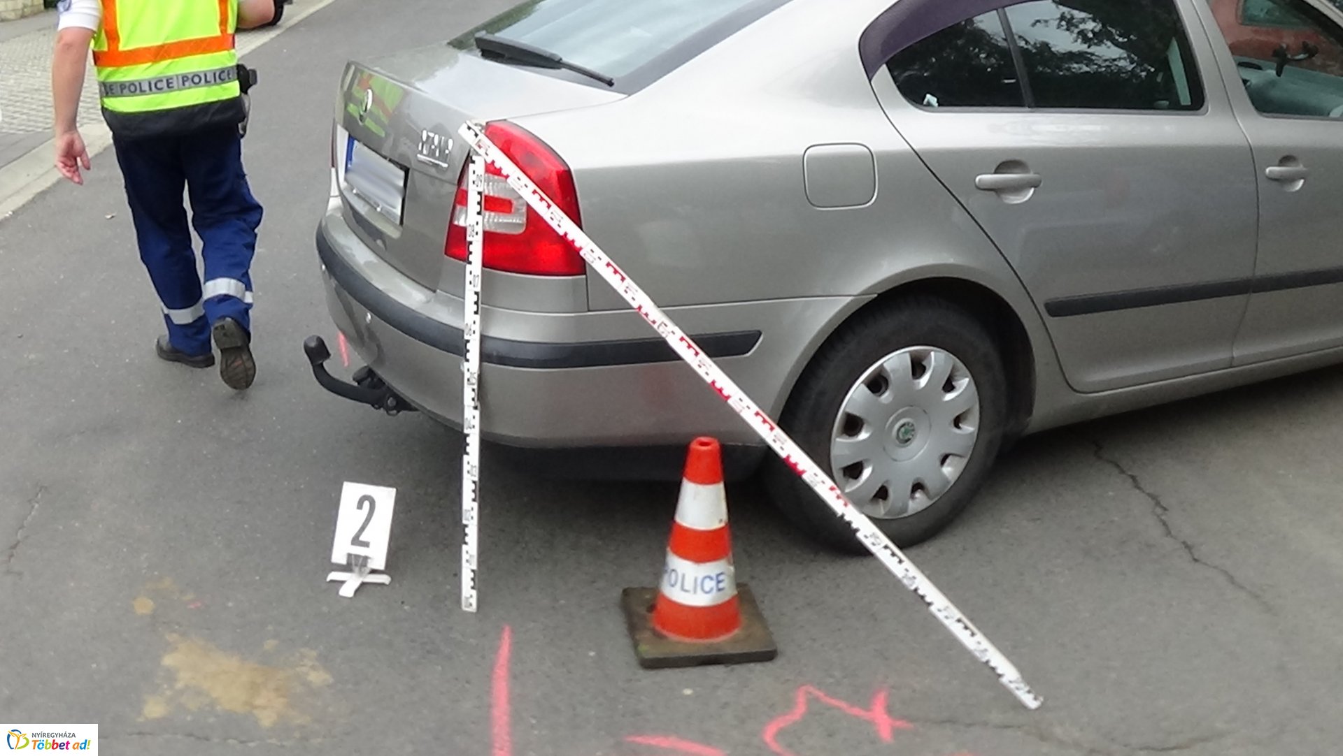 Tolató autók ütköztek az Őz utcán