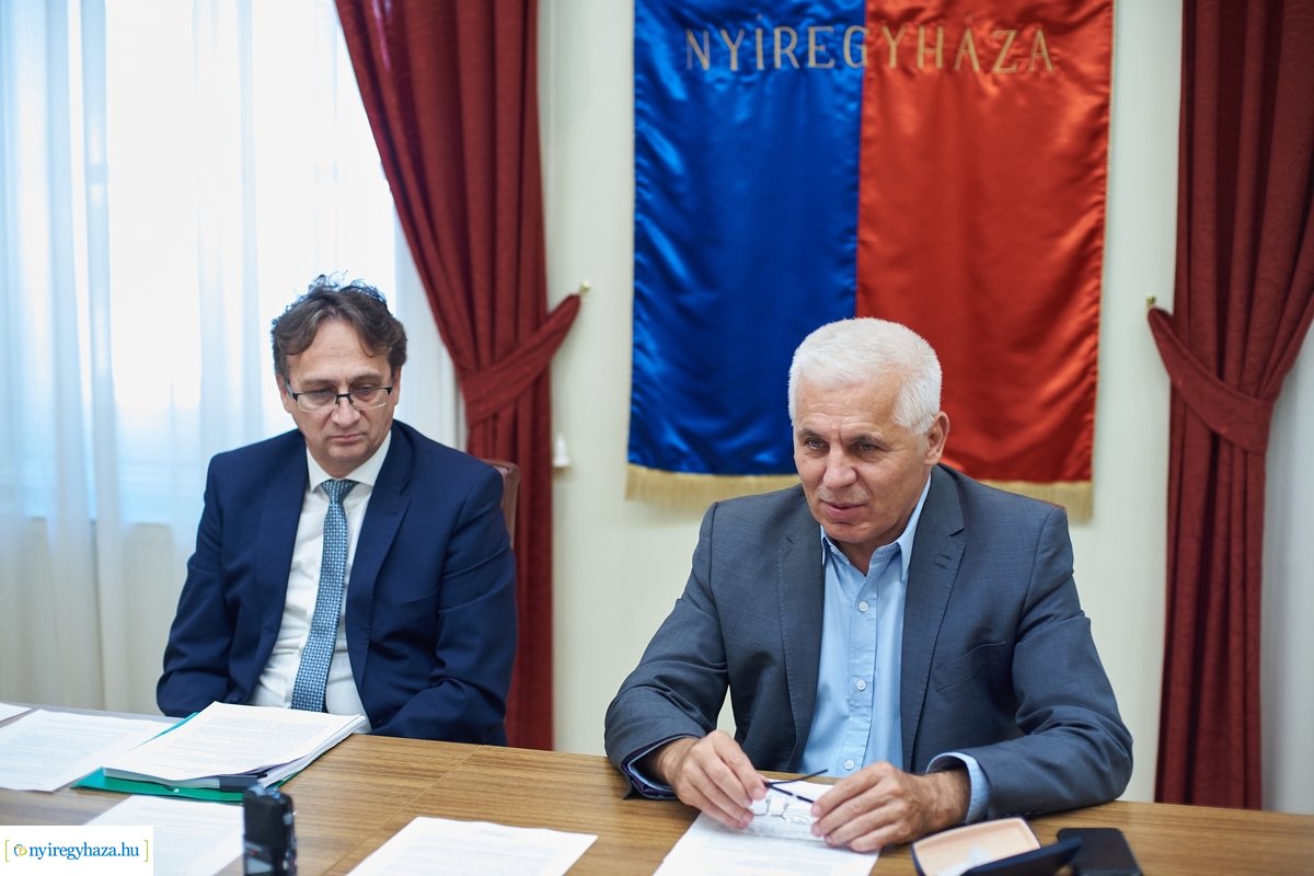 Tömegközlekedés Nyíregyházán - sajtótájékoztató