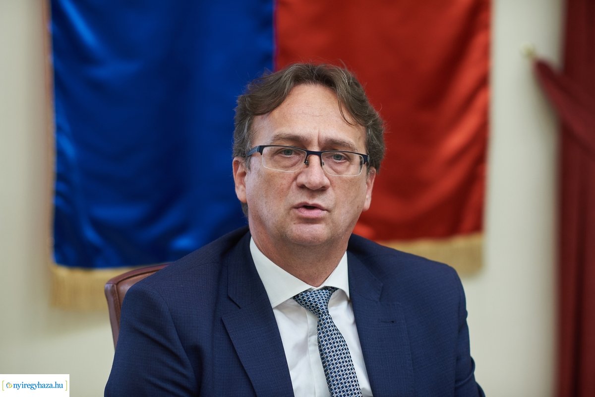 Tömegközlekedés Nyíregyházán - sajtótájékoztató