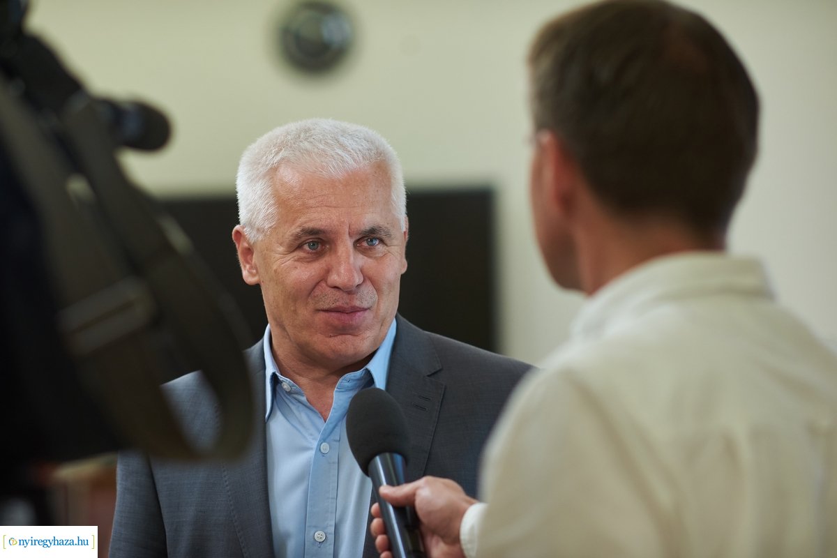 Tömegközlekedés Nyíregyházán - sajtótájékoztató