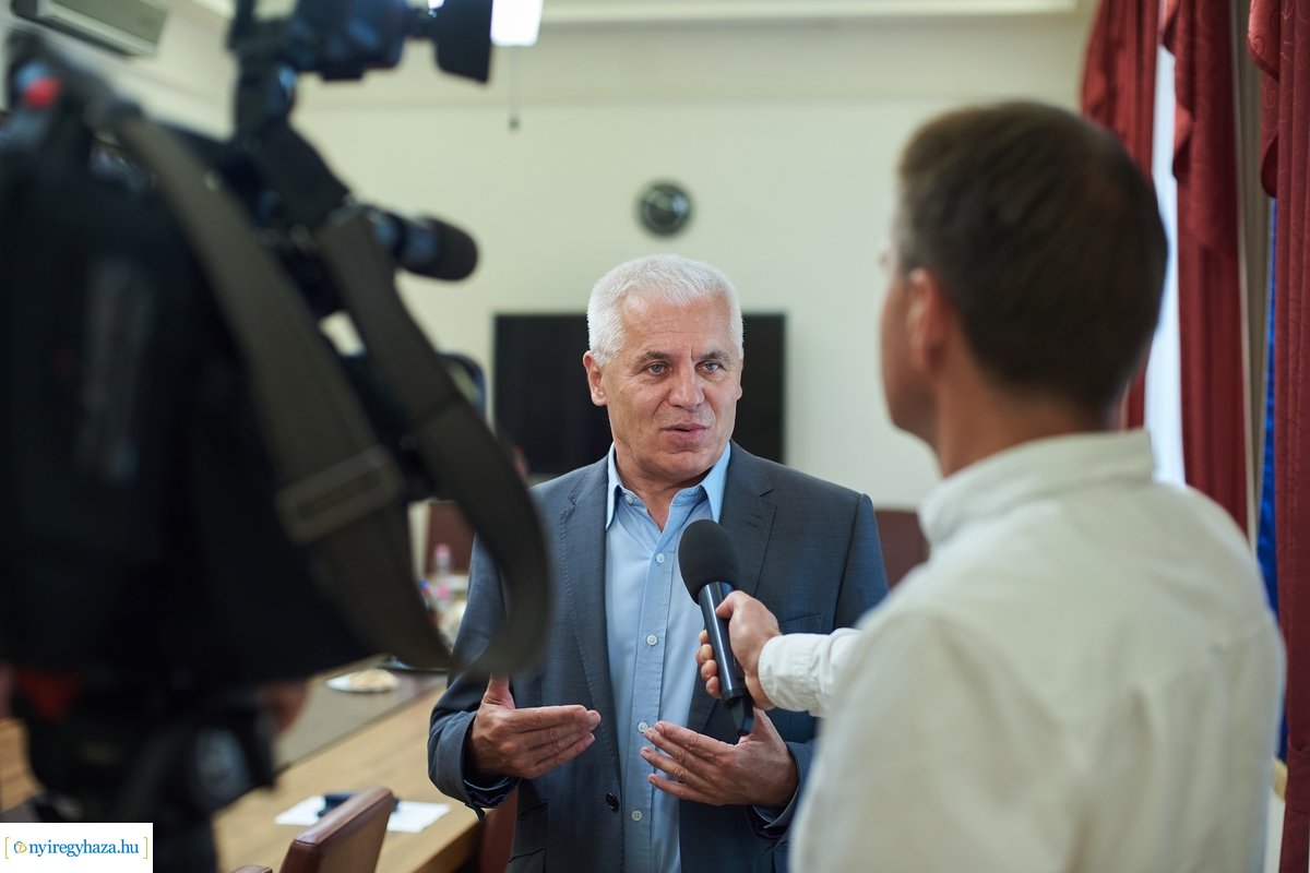 Tömegközlekedés Nyíregyházán - sajtótájékoztató