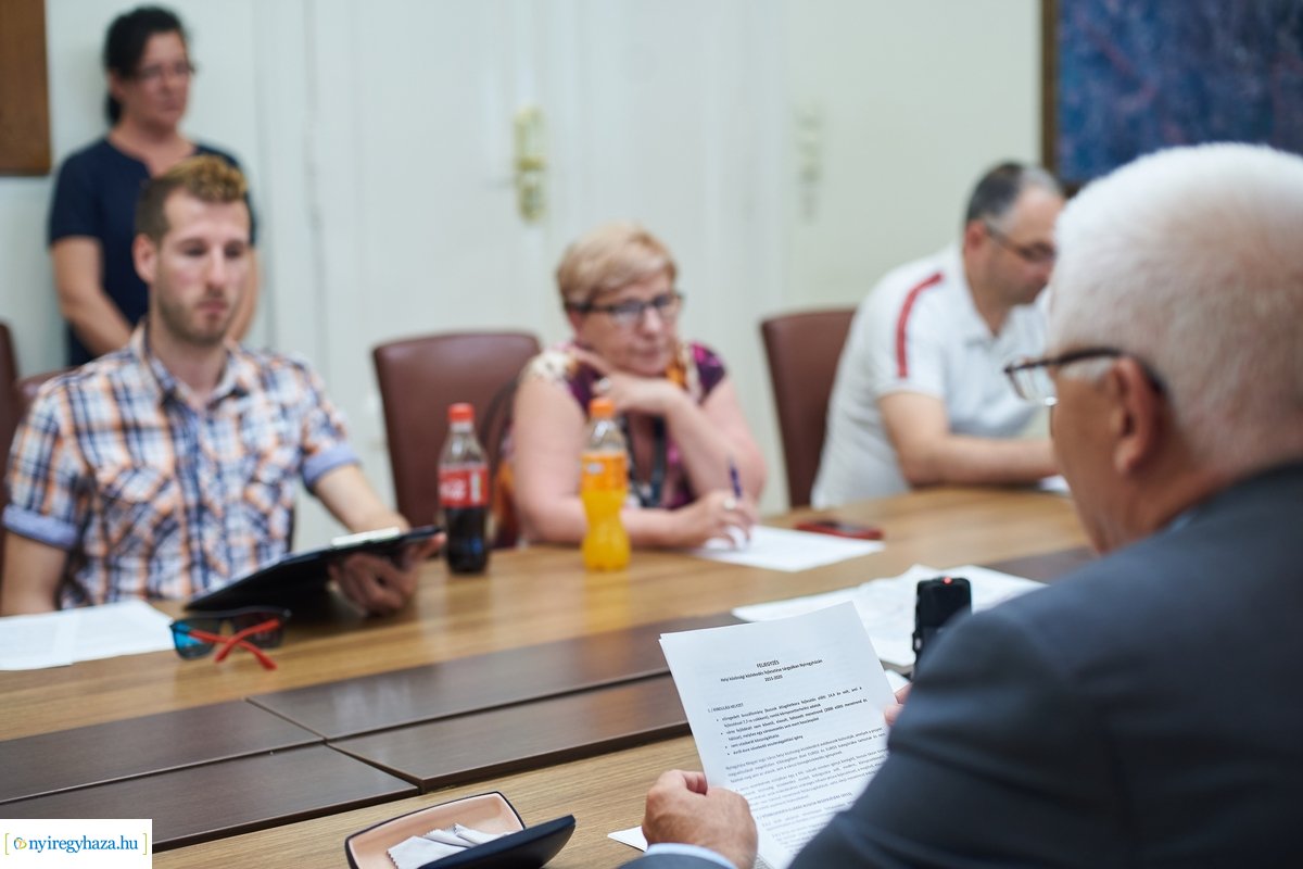 Tömegközlekedés Nyíregyházán - sajtótájékoztató