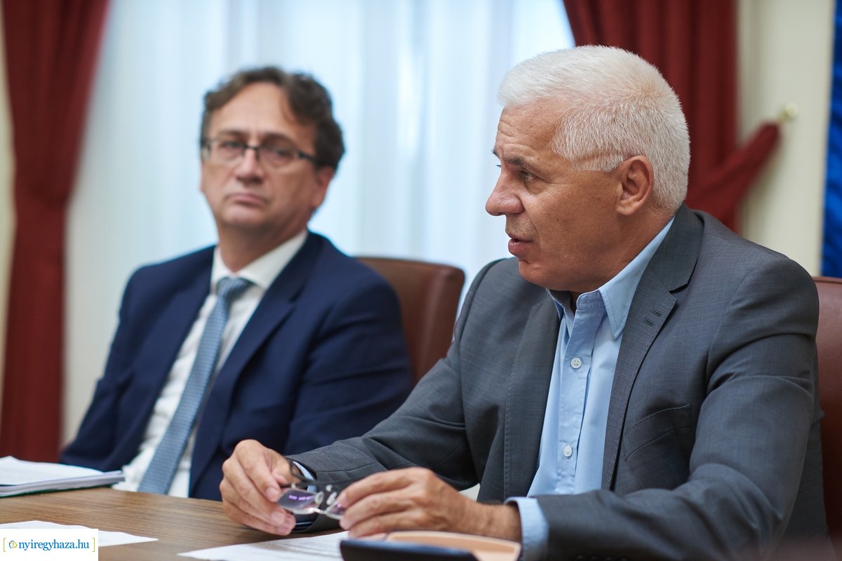 Tömegközlekedés Nyíregyházán - sajtótájékoztató