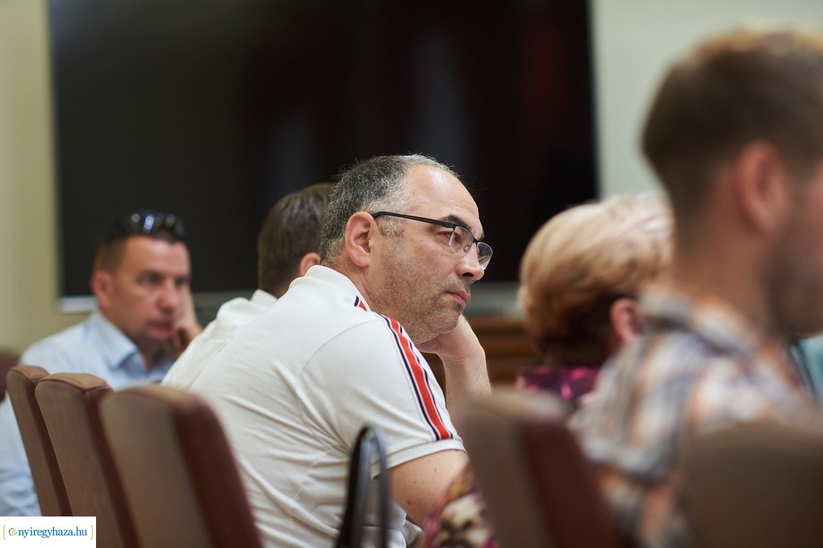 Tömegközlekedés Nyíregyházán - sajtótájékoztató