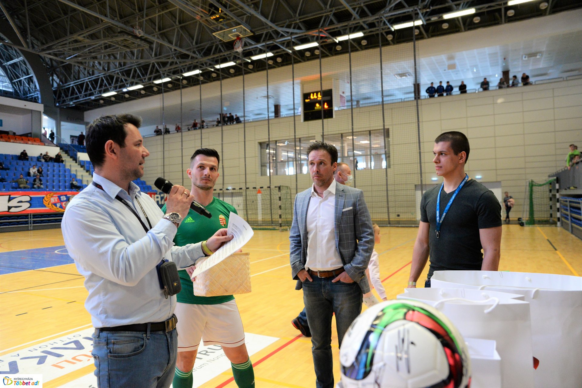 Tomek Zoliért rúgták a labdát