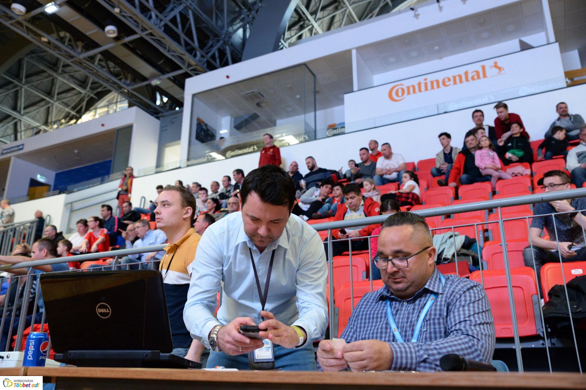 Tomek Zoliért rúgták a labdát