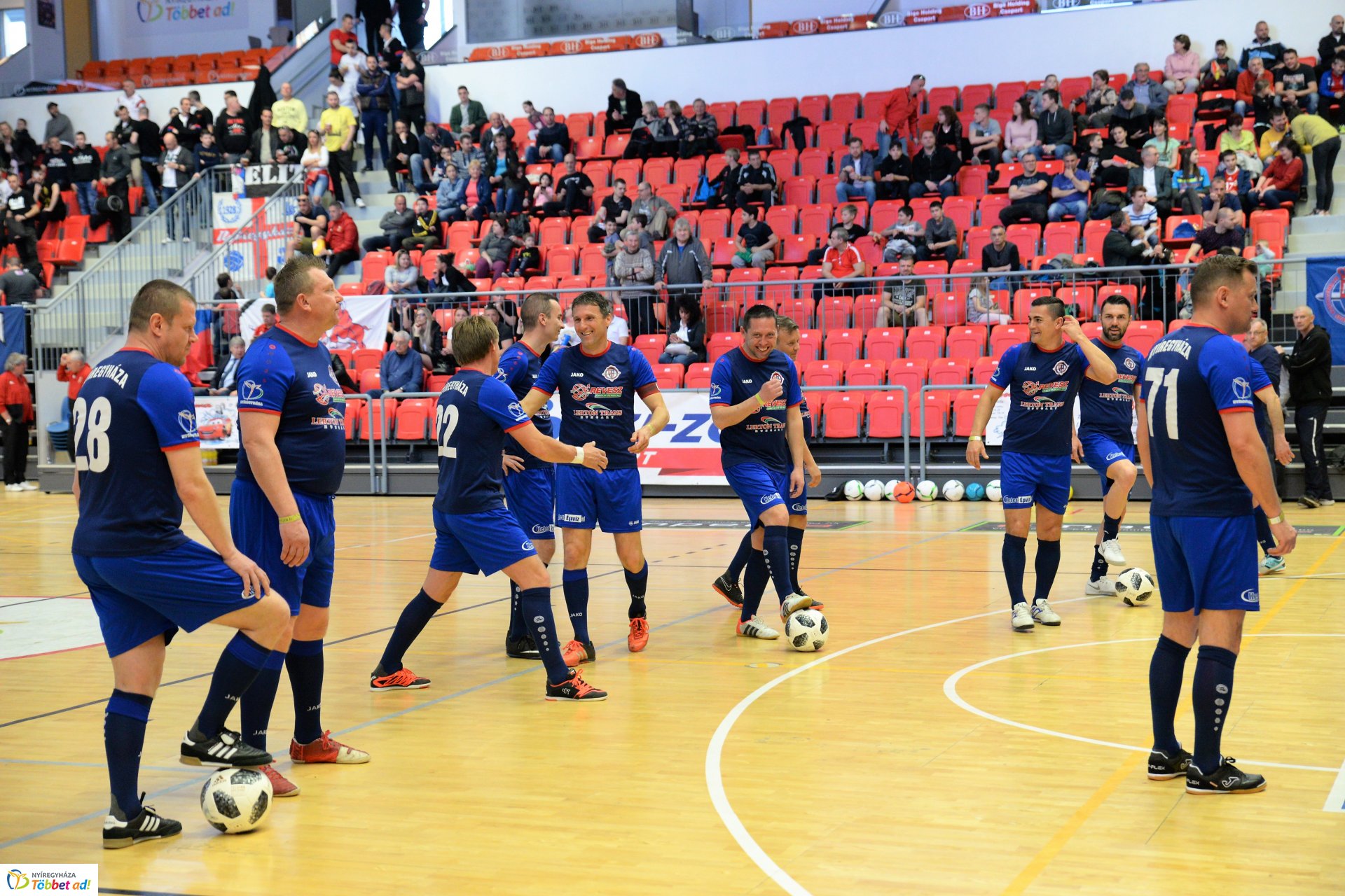 Tomek Zoliért rúgták a labdát