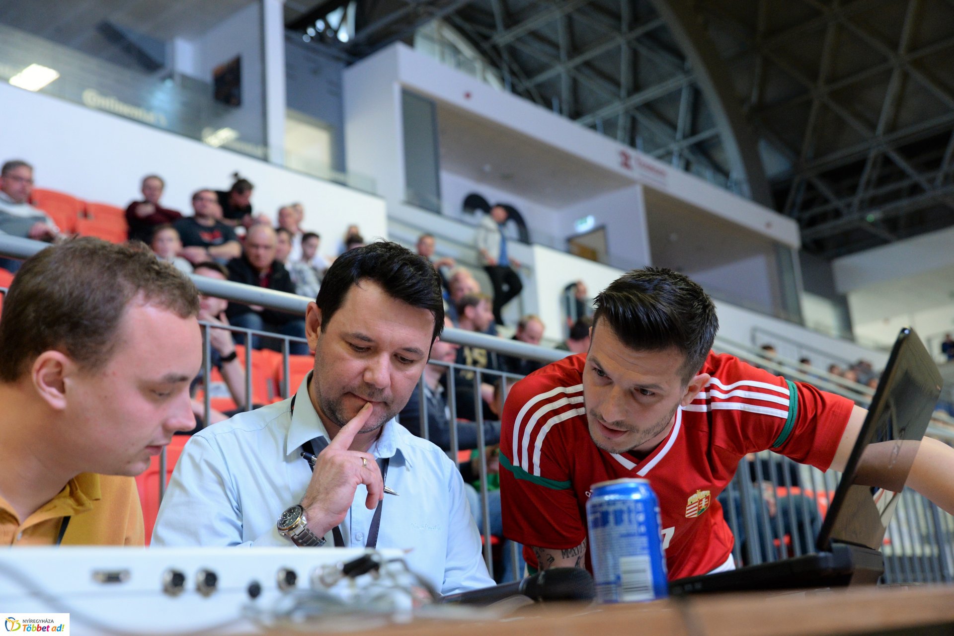 Tomek Zoliért rúgták a labdát