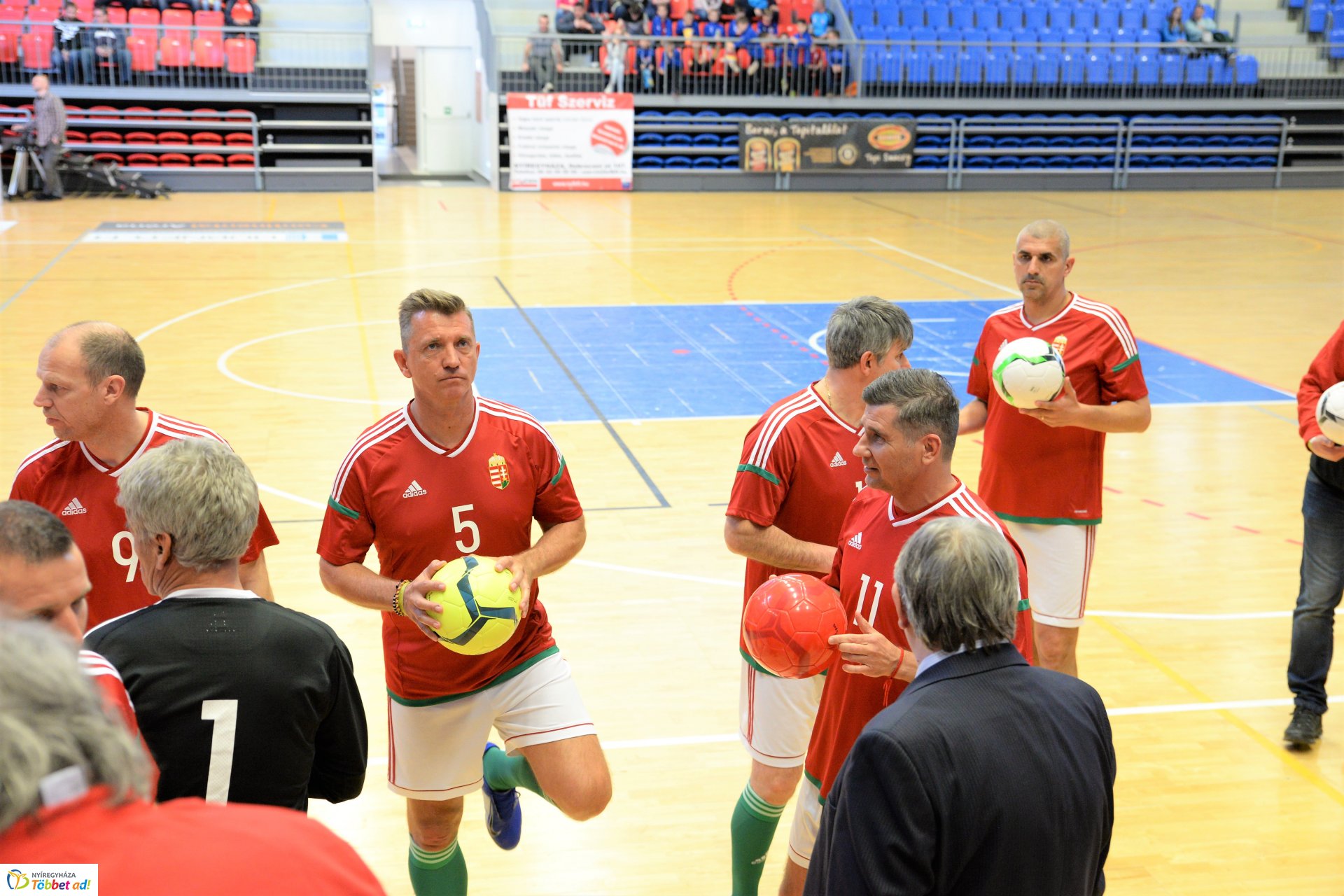 Tomek Zoliért rúgták a labdát