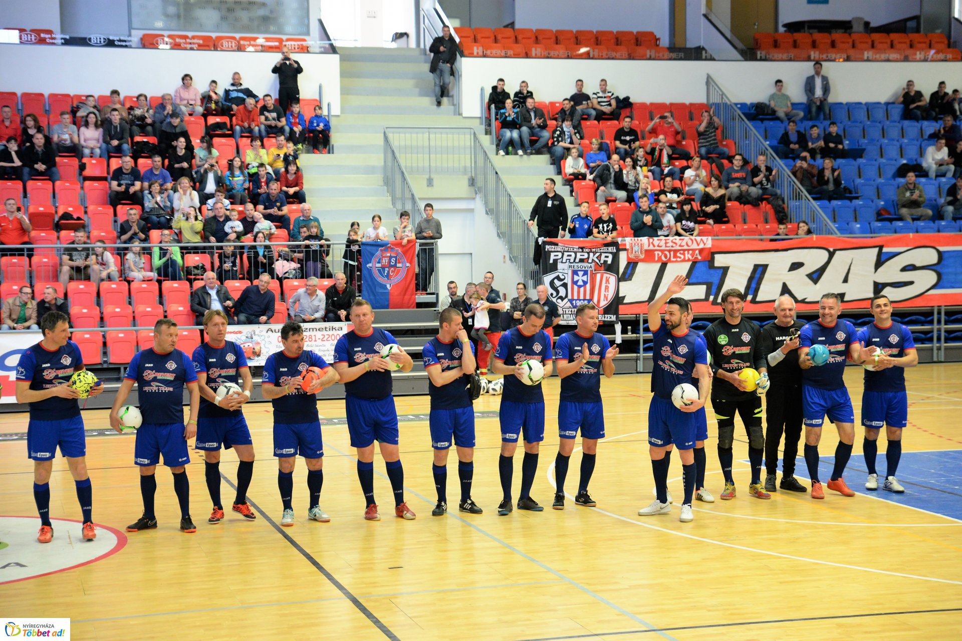 Tomek Zoliért rúgták a labdát