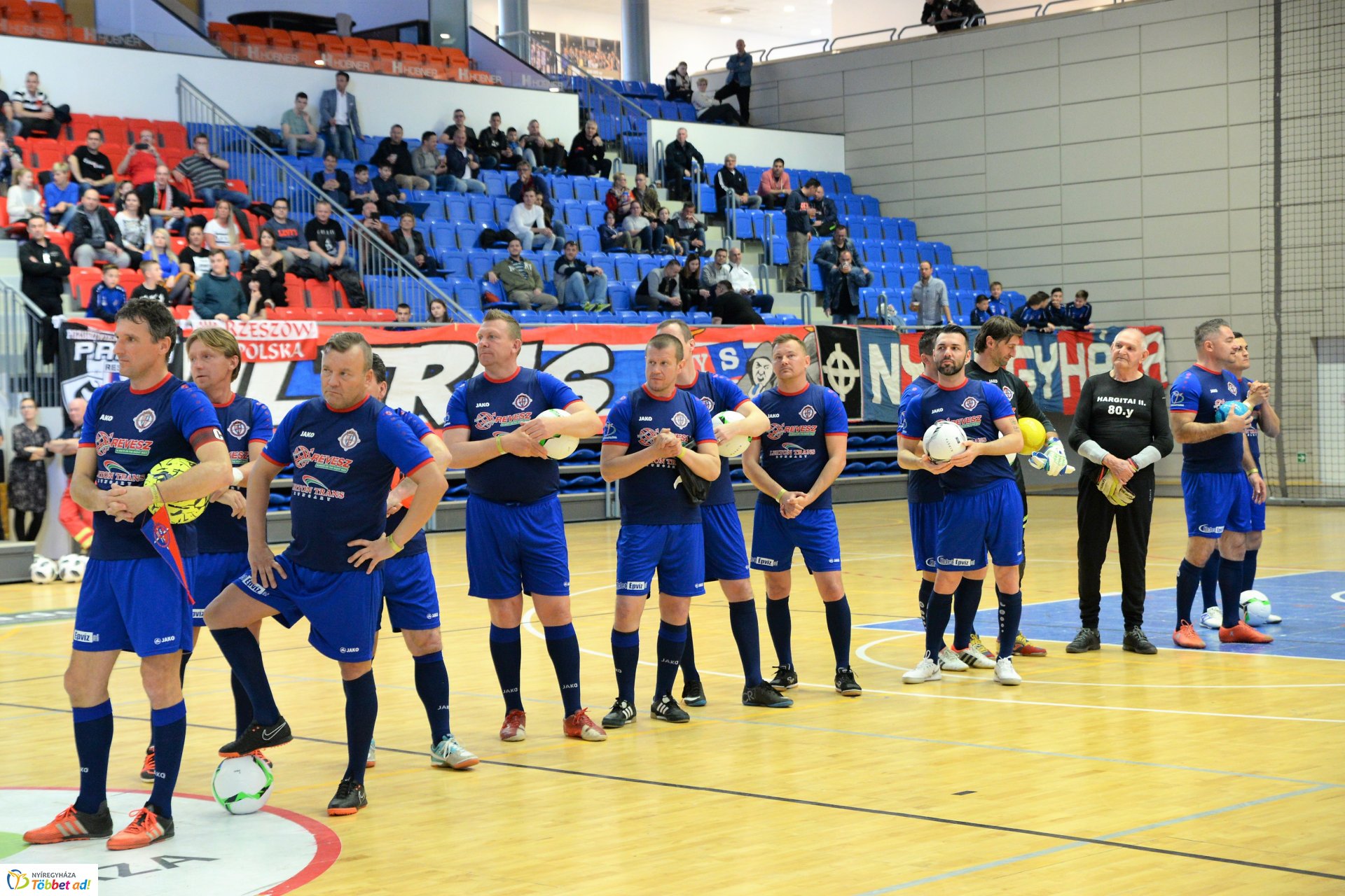 Tomek Zoliért rúgták a labdát