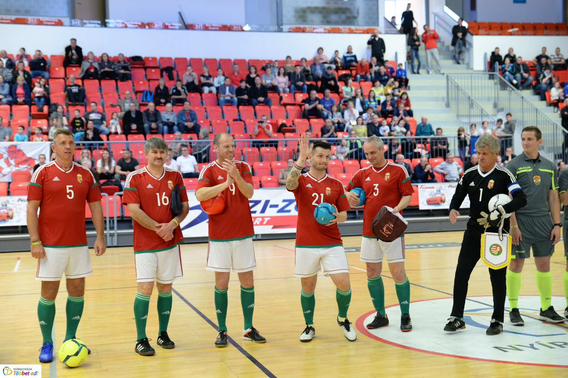 Tomek Zoliért rúgták a labdát