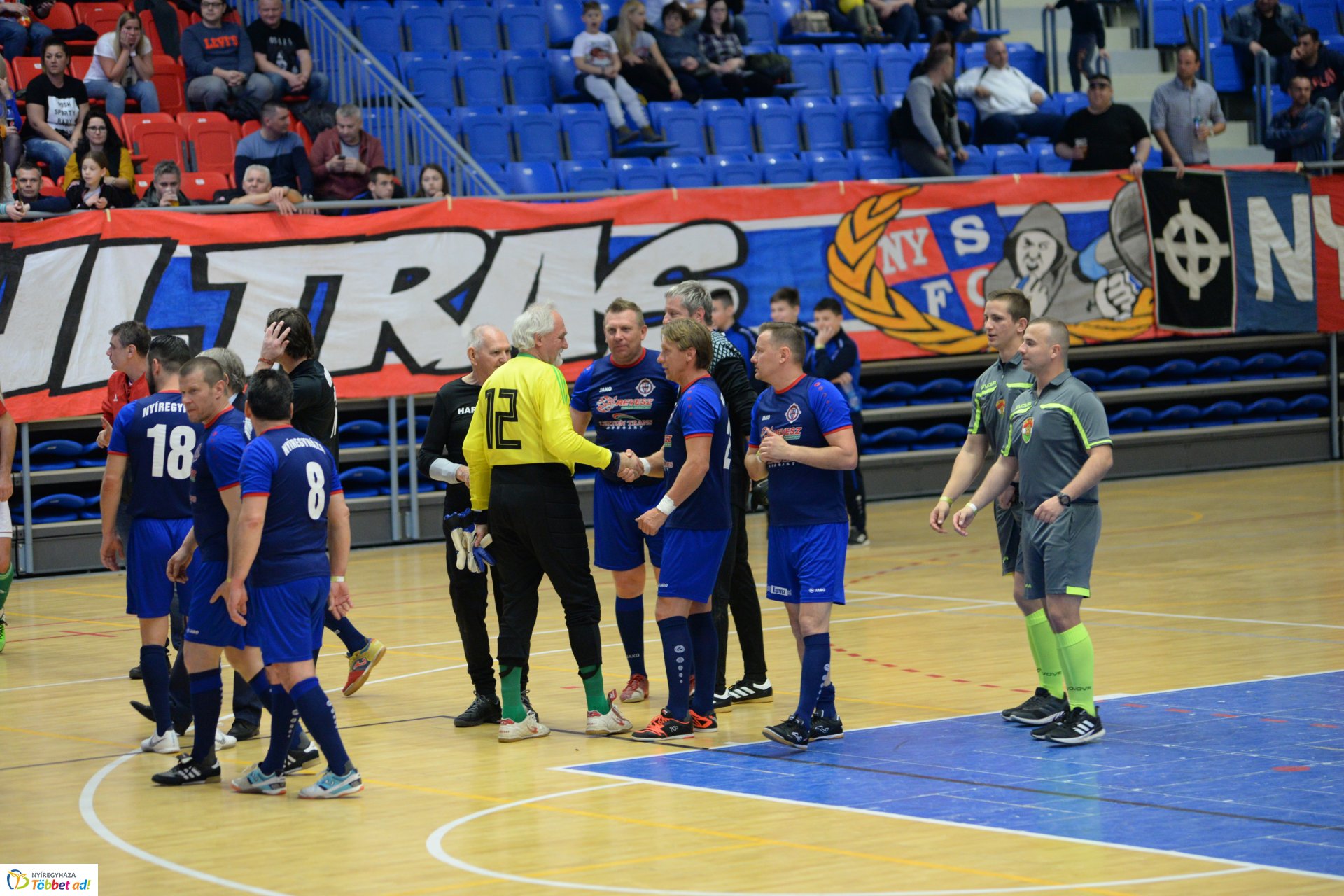 Tomek Zoliért rúgták a labdát