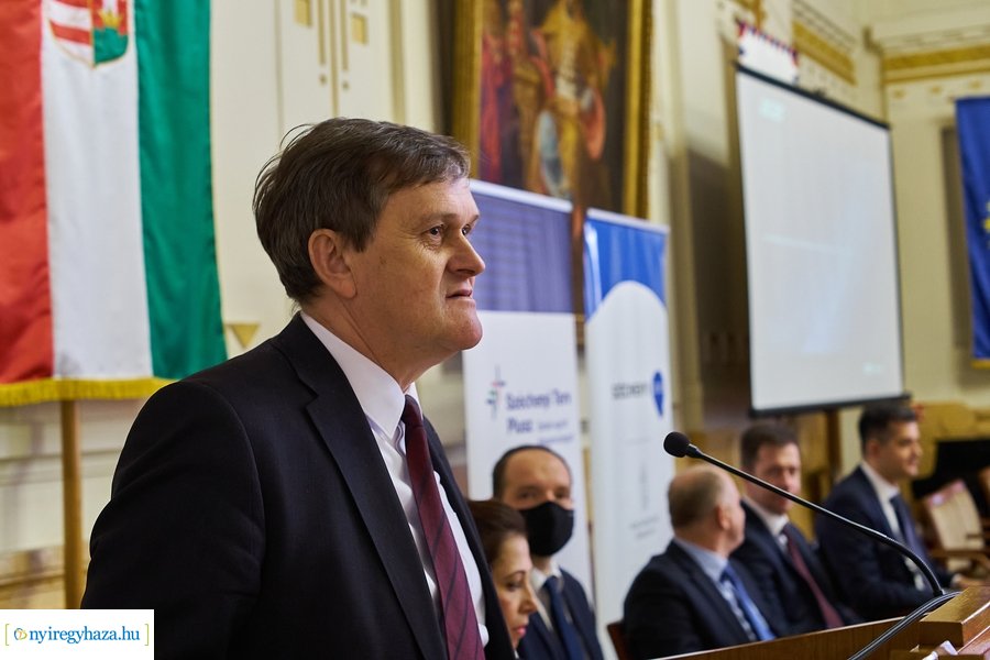 TOP Plusz tájékoztató a Megyeházán