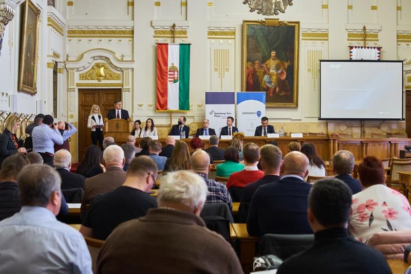 TOP Plusz tájékoztató a Megyeházán