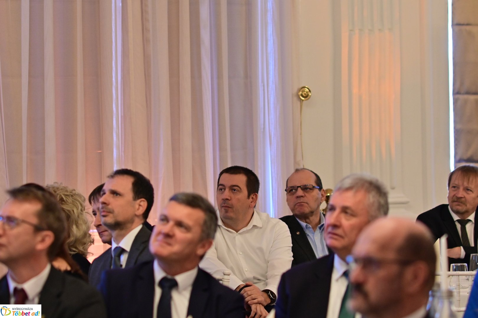 TOP100    2025 decemberében