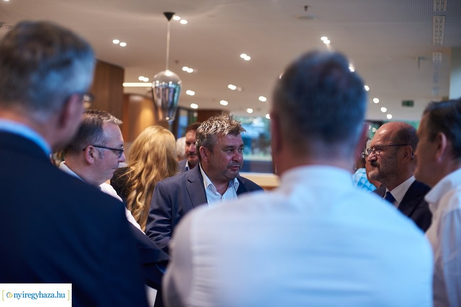 TOPVOSZ aláírás 20240904