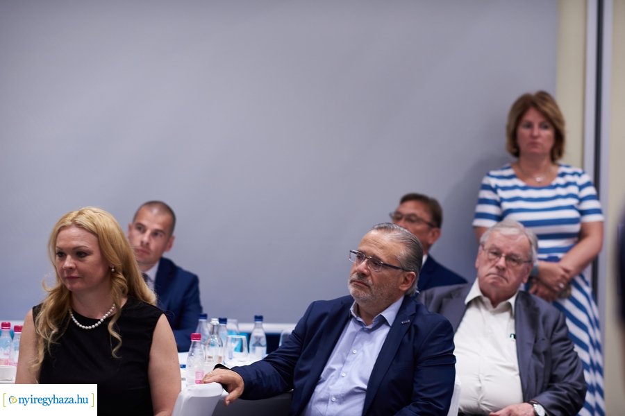 TOPVOSZ aláírás 20240904