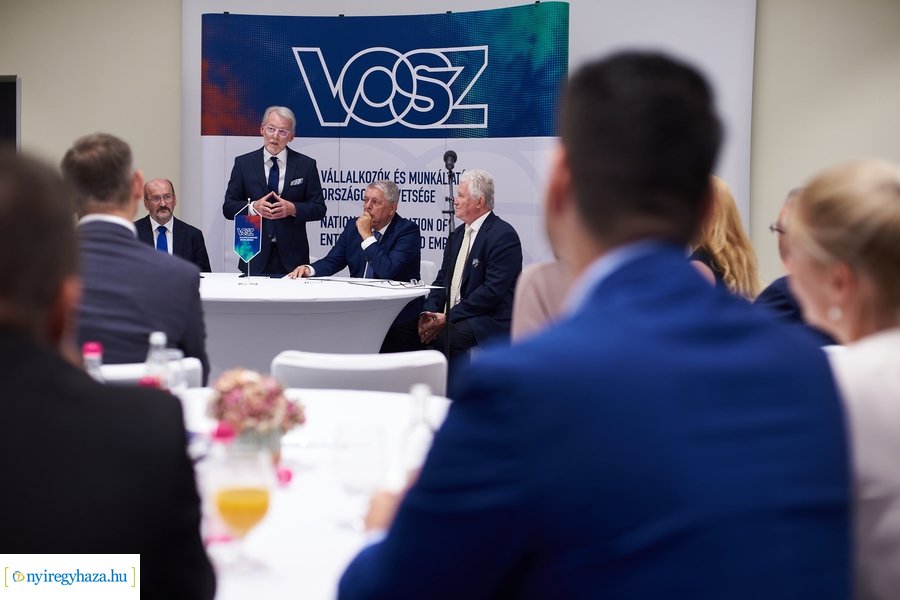 TOPVOSZ aláírás 20240904