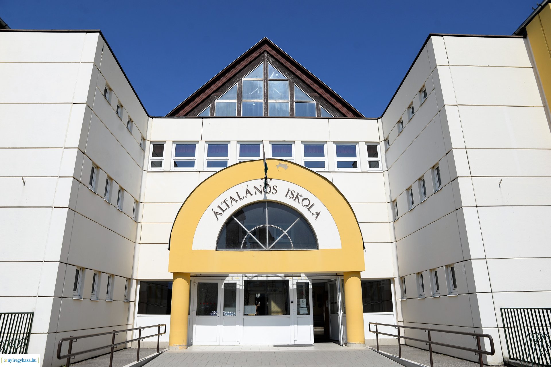 Tornaterem felújítás Borbányán