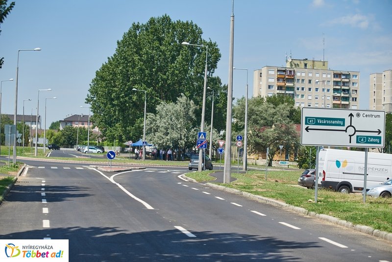 Törzs utcai körforgalom átadó